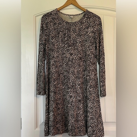 Old Navy Dresses & Skirts - Old Navy Leopard Print  Stretchy Swing Dress Size Medium